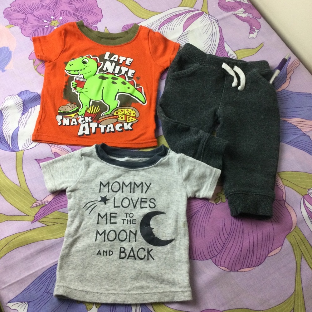 EUC Lot Baby Boy 3 pz  Dinosaur print  Tee & more 6/9M